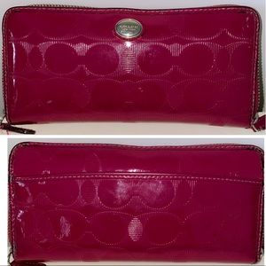 🟣Authentic (Used) COACH Zip Wallet🟣